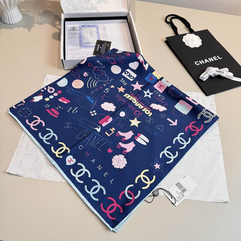Chanel silk scarf hm06